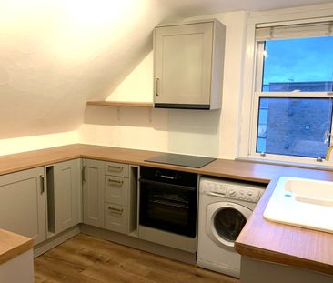 2 Bed Penthouse, Woodville Gardens, W5 - Photo 6