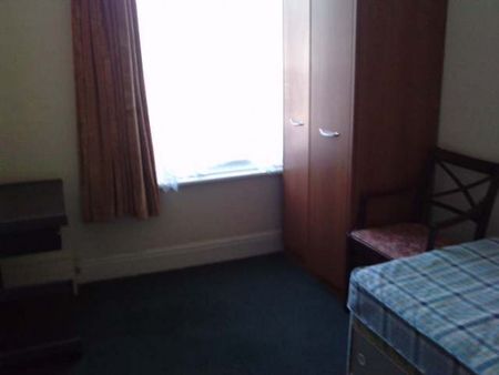 4 Bed House To Let - Student Accommodation Portsmouth - Photo 4
