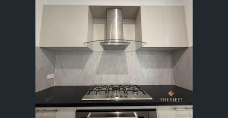 Stunning Modern 3 Bedroom Home in the Heart of Thornhill Park - Photo 3