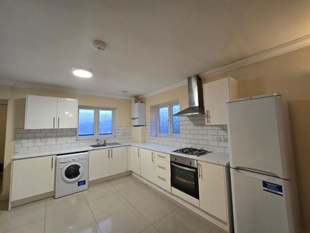 Bennetts Yard, Uxbridge UB8, London - Photo 3