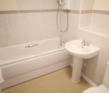 4 bedroom terraced house to rent - Photo 6