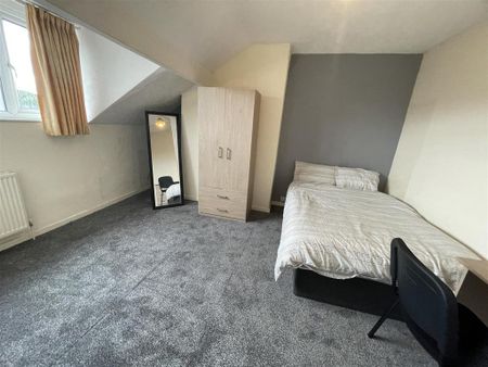 3 bedroom terraced house to rent - Photo 2