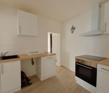 Location Maison 103m² CHATELLERAULT 86100 - Photo 2