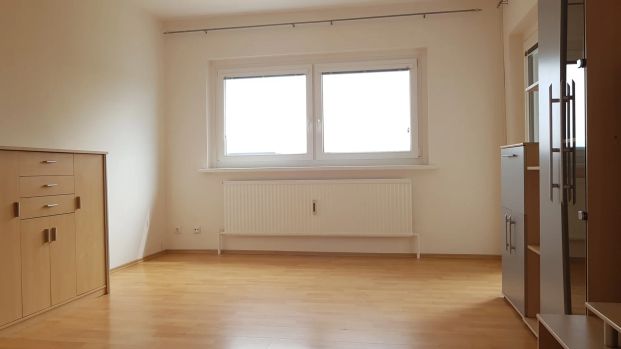 BESICHTIGUNG 29.04. um 16:30 - TERMIN ERFORDERLICH - 2 Zimmer, Loggia, Parkplatz - Photo 1