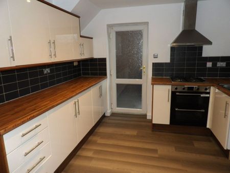 Grampian Way, Thorne,Doncaster, DN8 - Photo 2