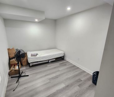 For Lease - 33 Trellanock Road, Brampton, Ontario - Photo 5