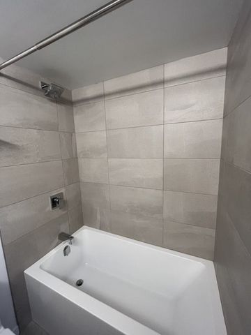 YORK HOUSE - Photo 4