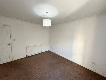 3 bedroom end of terrace house to rent - Photo 3