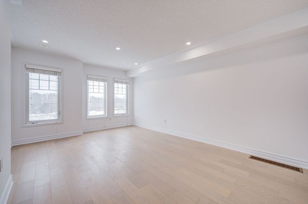 For Lease - 5259 Major Mackenzie Drive, Markham, Ontario - Photo 1