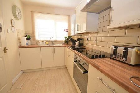 Warley Close, Braintree, CM7 - Photo 5