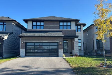For Lease - 561 Honeylocust Avenue, Kanata, Ontario - Photo 4