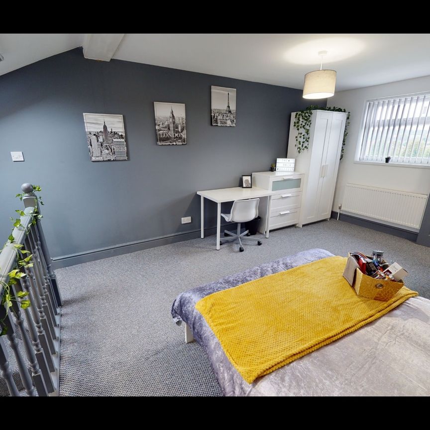 5 Bed Terraced House, Wythburn Street, M6 - Photo 1