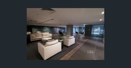 Spacious 2-Bed Apartment in the Heart of the CBD - Photo 2