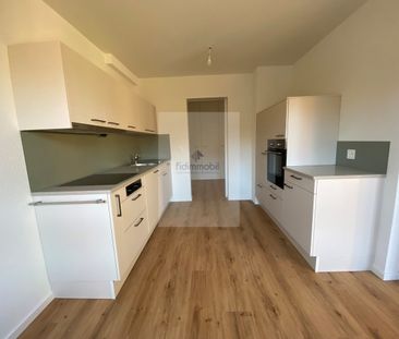 For rent, AVS/AI, 2.5 rooms renovated, Albert-Monard 4, La Chaux-de... - Photo 2