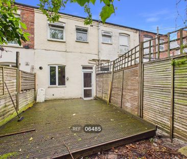 3 bedroom terraced house to rent - Photo 6