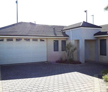 FANTASTIC OPPORTUNITY IN PRIME LOCATION! - Photo 4