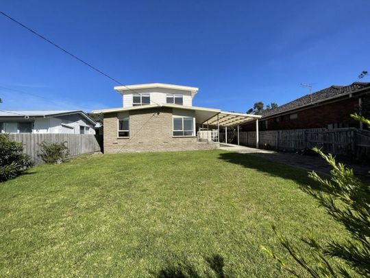 Renovated family home - Photo 1