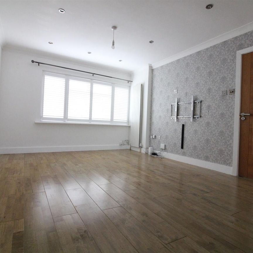 Weymouth Road, Hayes - Photo 1