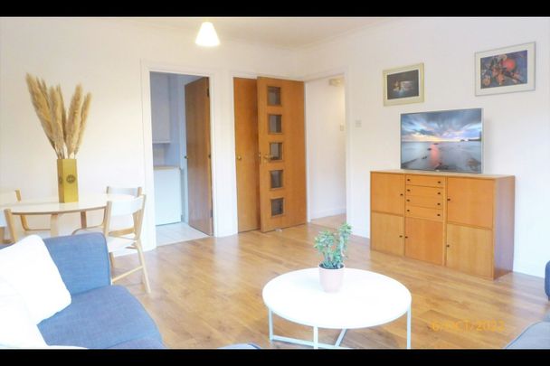 1 Bed Flat, Stuart House, W14 - Photo 1