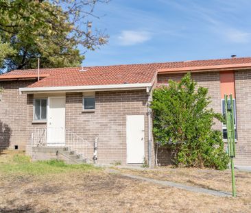 Freshly Painted Family Home - Photo 4