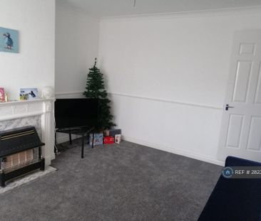 2 bedroom end of terrace house to rent - Photo 1