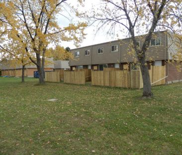 Three Bedroom Townhouse - Photo 5