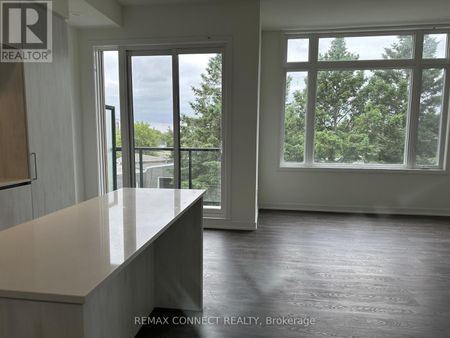 #1518 - 11 David Eyer Road – Richmond Hill, Ontario - Photo 5