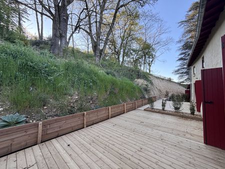 APPARTEMENT T2 A LOUER - CHARBONNIERES LES BAINS - 44.54 m2 - 1 055 € charges comprises par mois - Photo 3