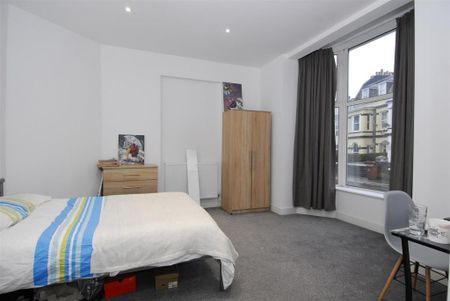 4 bedroom house to rent - Photo 3