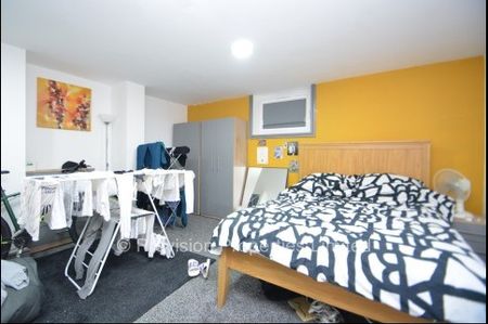 2 Bedroom Student Properties Leeds - Photo 5
