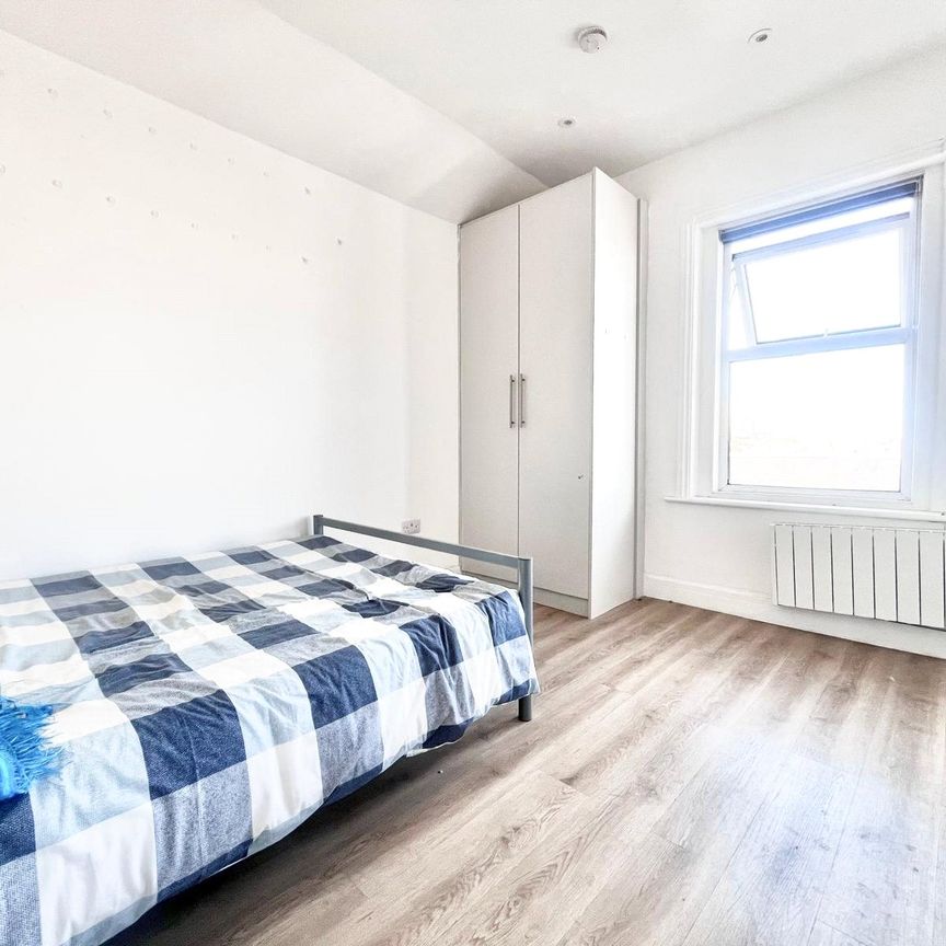 Whitton Road, Hounslow, TW3 2DB - Photo 1