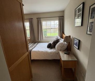 Double en-suite bedroom - Photo 1