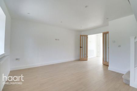 4 bedroom semi-detached house to rent - Photo 2