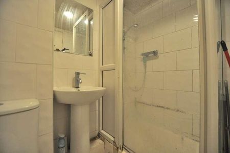 Ion Sq, London, E2 - Photo 4