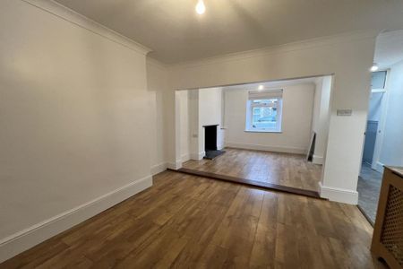 2 bedroom terraced house to rent - Photo 5