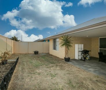 Modern 4x2 Family Home Opposite Duck Park � Comfort, Convenience & ... - Photo 6