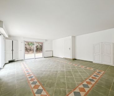 Spacieuse maison de 280 m² avec piscine et jardin situé à la GAUDE - Photo 5