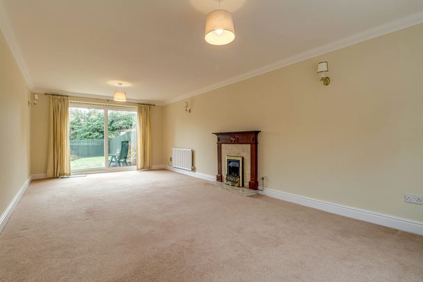 Peppard Close, Redbourn, AL3 7EB - Photo 1