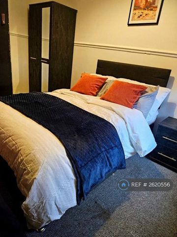 1 bedroom in a house share to rent - Photo 3