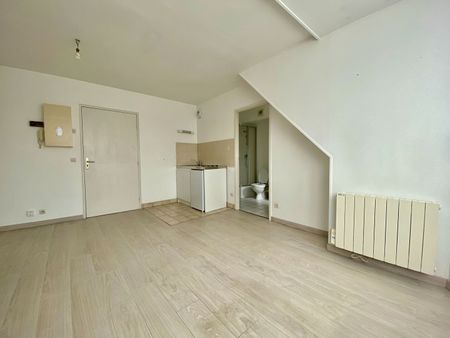 Location Appartement 1 pièce 23m² - Photo 3