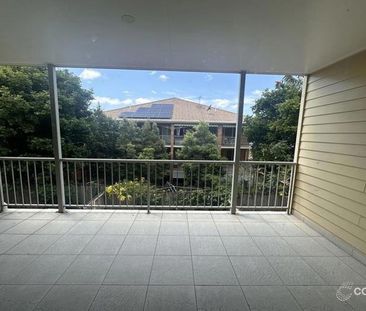 Quality Finishes, Generous Spaces, Prime Carina Position - Photo 6