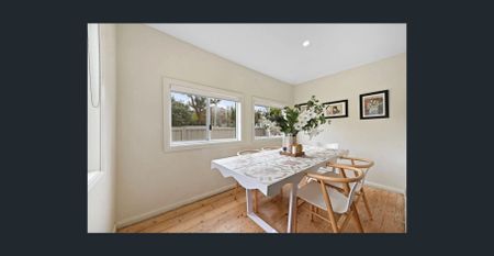 Stylish Contemporary Home in a Prime Parramatta Location - Photo 4