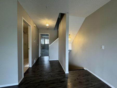 1526 Centre a Street Northeast, Calgary - Photo 5