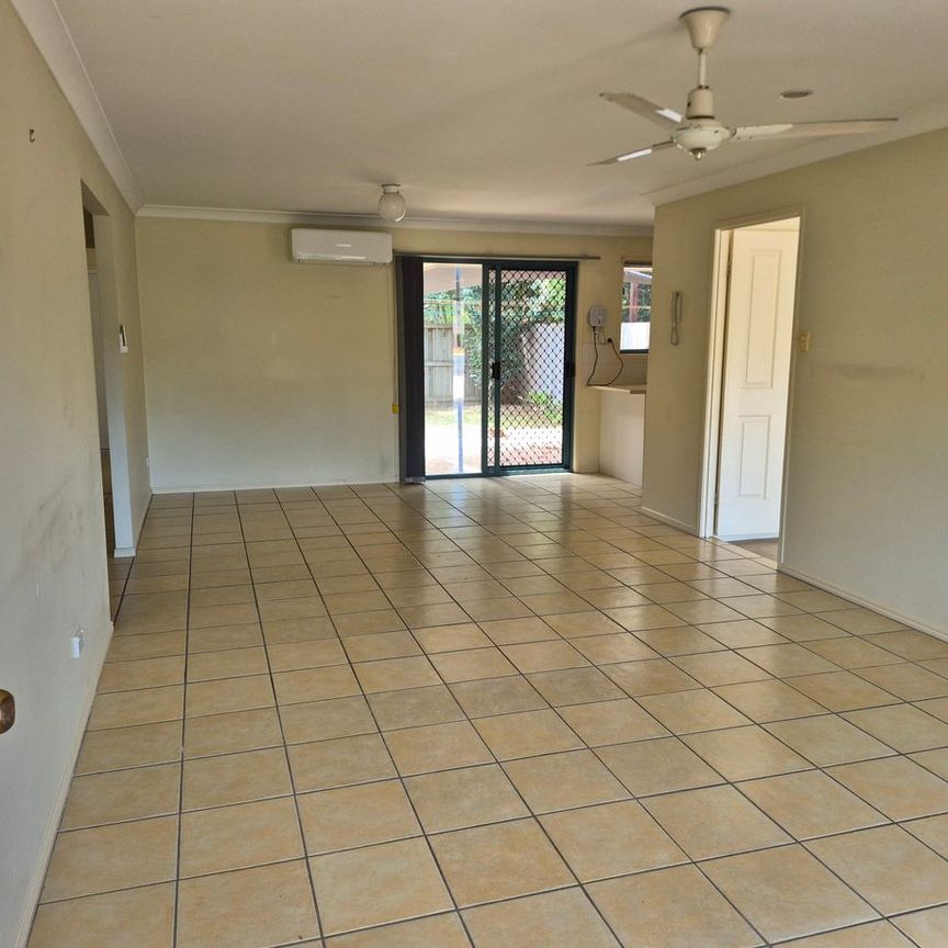 Very Rare Low Set Unit in Lovely Victoria Cove - 3 bed / 2 bath - Photo 1