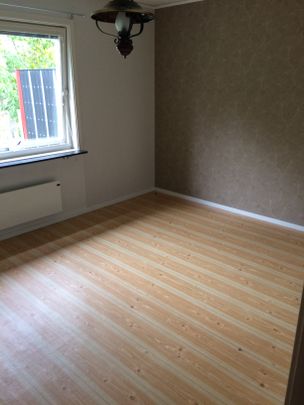 Adelswärdsvägen, Överum - Foto 1