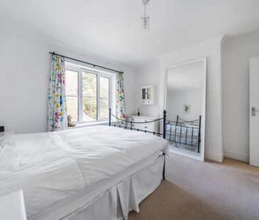 Blackheath Lane, Guildford - 3 bedrooms Property for lettings - Sey... - Photo 4