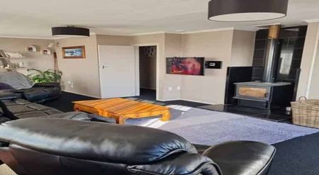 Beautifully Presented Family Home with Views, Warmth & Space! - Photo 4