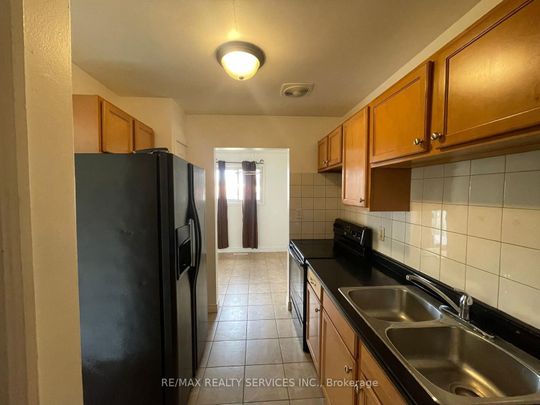 For Lease - 1730 Columbia Court Unit# 97, Windsor, Ontario - Photo 1