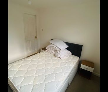 2 Bed Flat, Meadow Place Road, EH12 - Photo 5