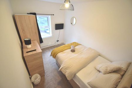 5 bedroom flat to rent - Photo 3